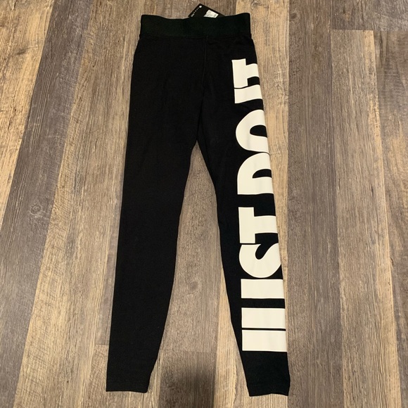Nike Pants - Nike leggings Nike Pants - Nike leggings